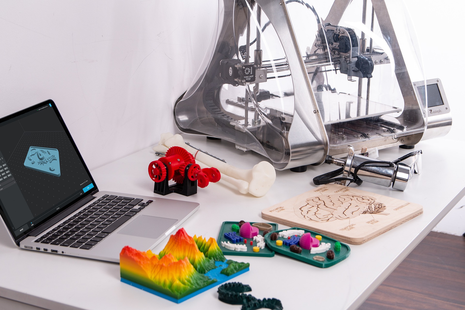 multiple items printed on a 3d printer